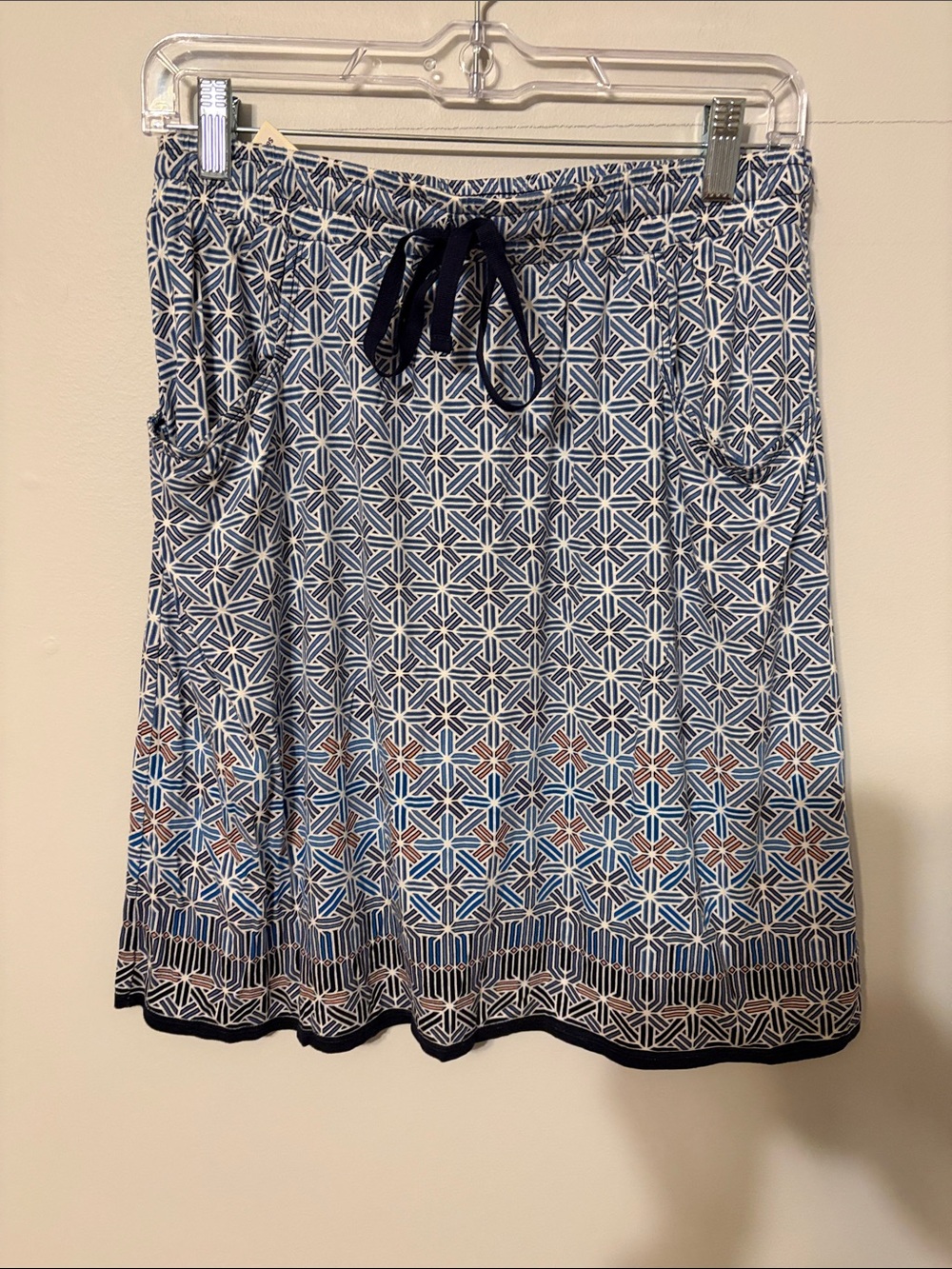 Max Studio Blue& White Geometric Drawstring A-Line Skirt. NWT. Med.Rayon/Spandex